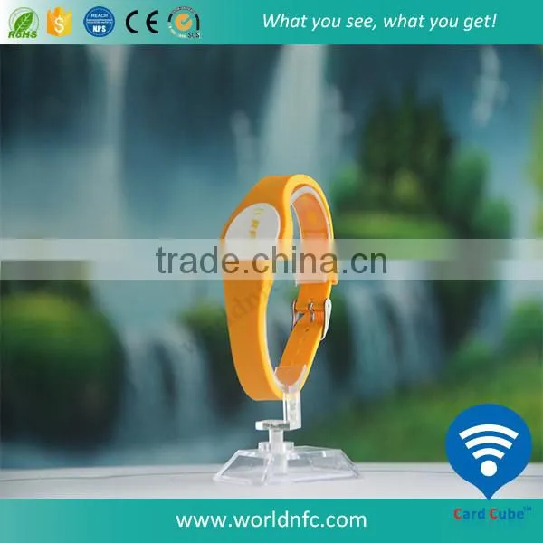 Cheap waterproof NFC bracelet RFID silicone wristband for Swimming pool