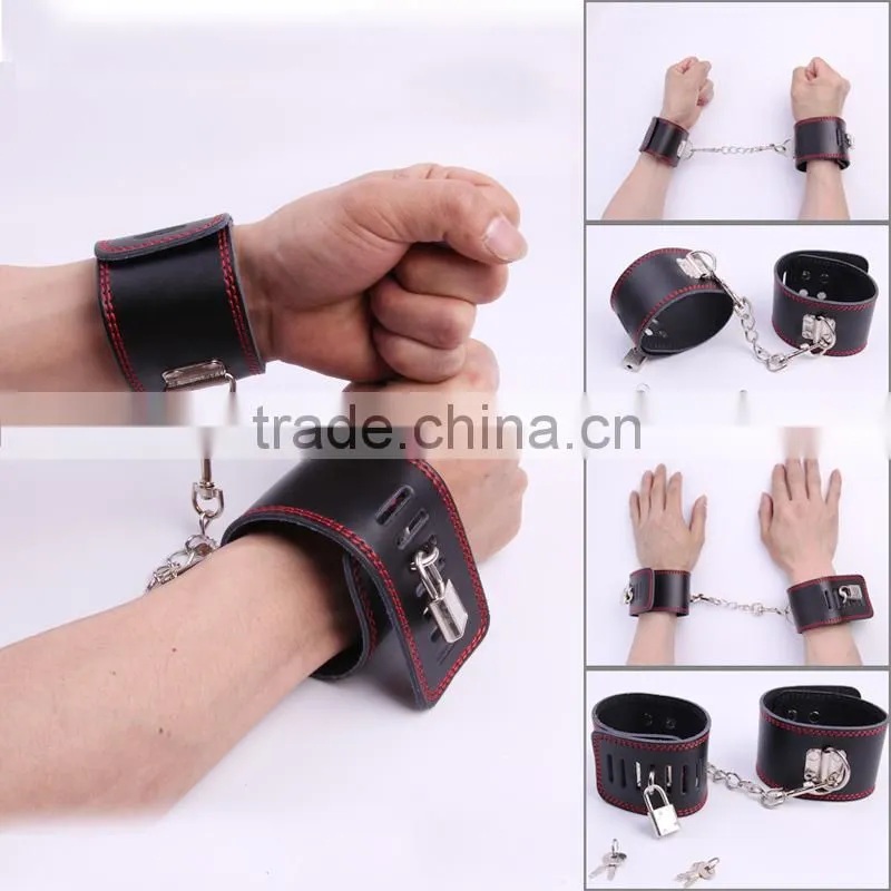 Strong lady leather handcuff. Wrist Bondage Restraints, Wholesale woman Leather Handcuff for sex toys