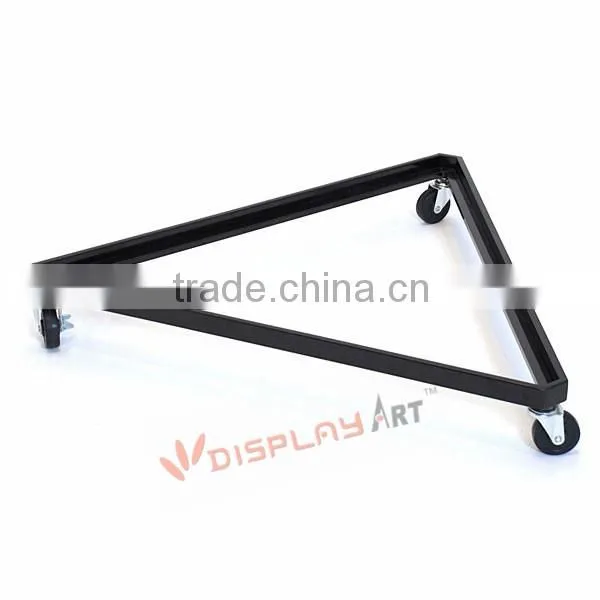 Grid triangle base for display racks