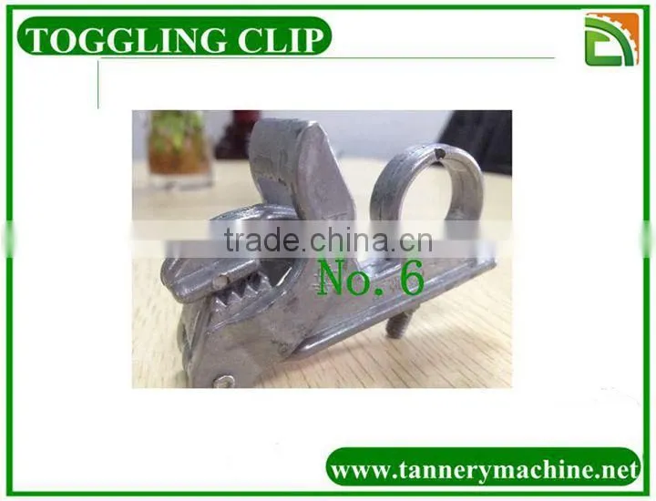 toggling clips in plastic