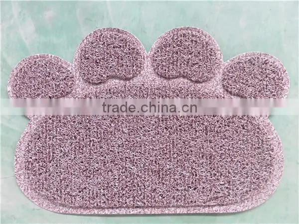 Paw print litter mat for cat