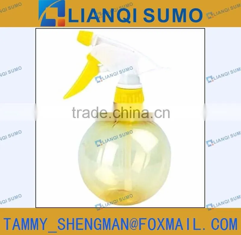 Plastic trigger sprayer bottle