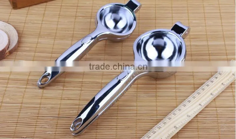 lemon and citure juicer with silicone handle