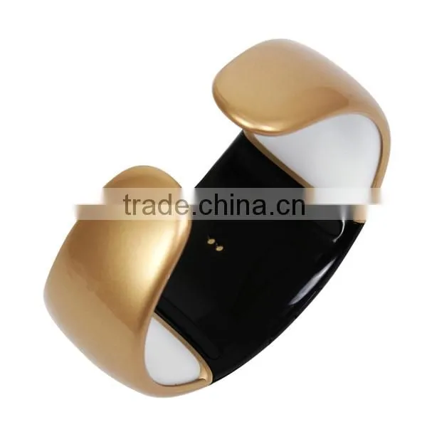 hot vibrate bluetooth braceletfor iphone