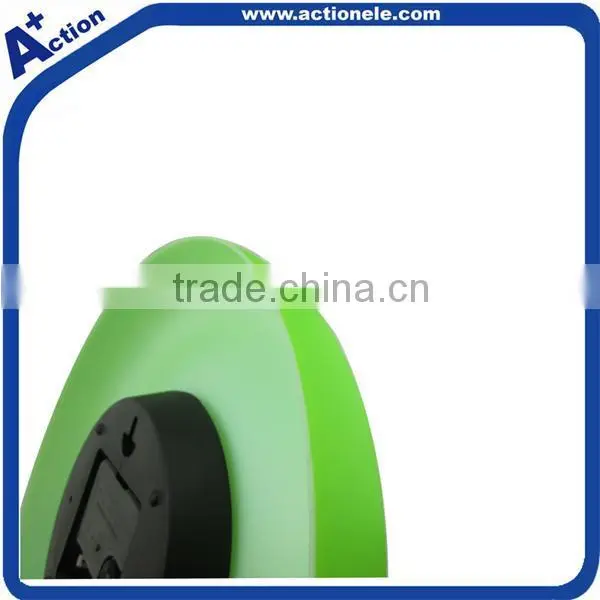 Round Shape Sweep Movement Wall Plastic Clock