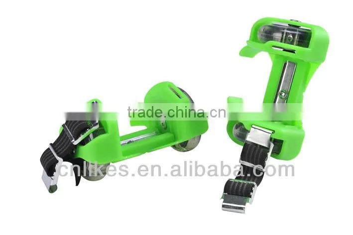 2015 wholesale self-djustable flashing roller PU wheel for kids and adult