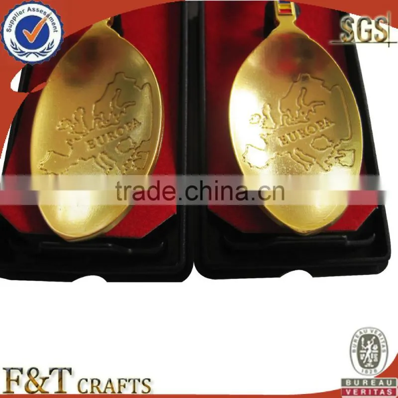 Zinc alloy high quality pearl gold soft enamel spoon/metalspoon