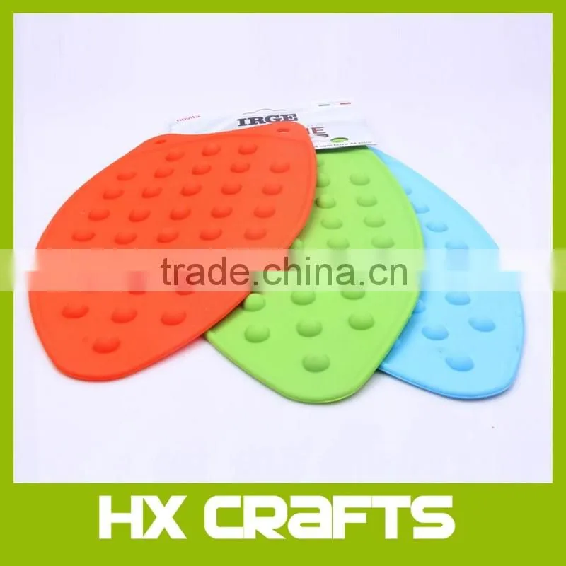Amazon hot sell High Quality Hot Protection Rest Pad Mat Underlay Cover Helpers Safe Surface Silicone Iron Mat