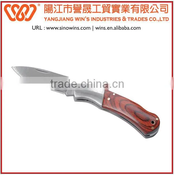 Pocket knife with wood Handle