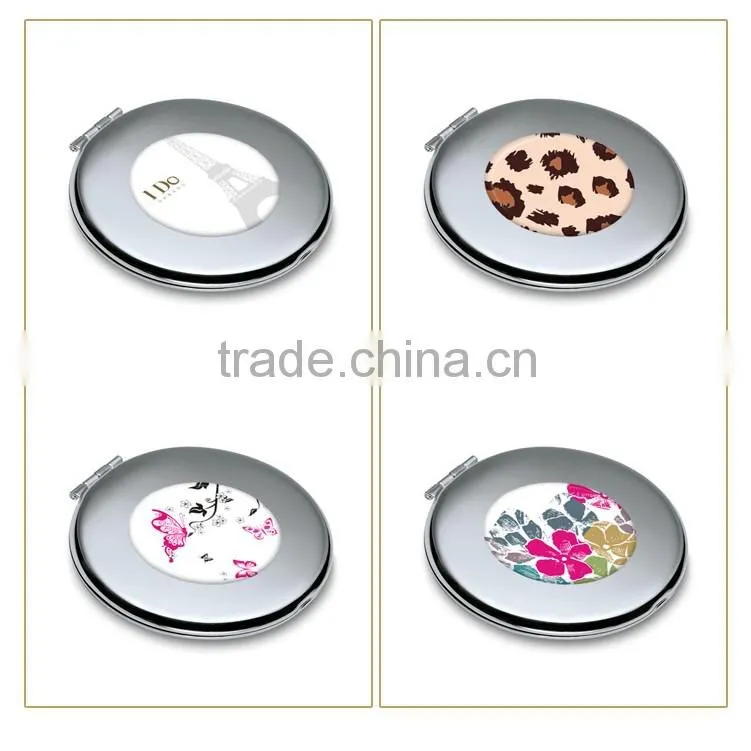 Classic folding metal reflected rounded makeup mirror