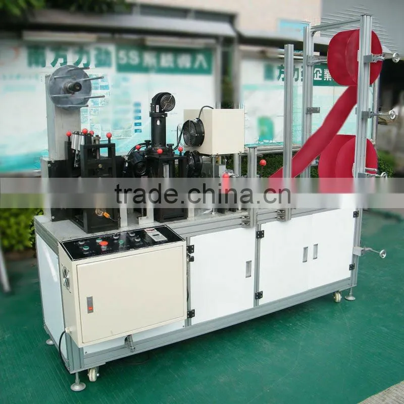 red pocket making machine