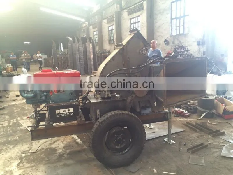 Mobile diesel engine wood chips grinding machine for sale