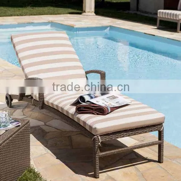 Rattan beach chair with comfortable seat feeling