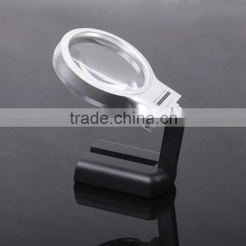 Portable and high quality led illuminated light magnifier