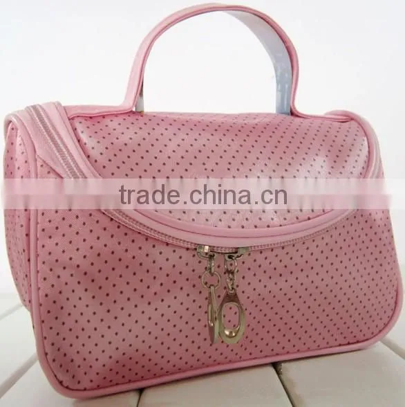 Leisurely fashion large patent-leather cosmetic bag featuring dumplings shape