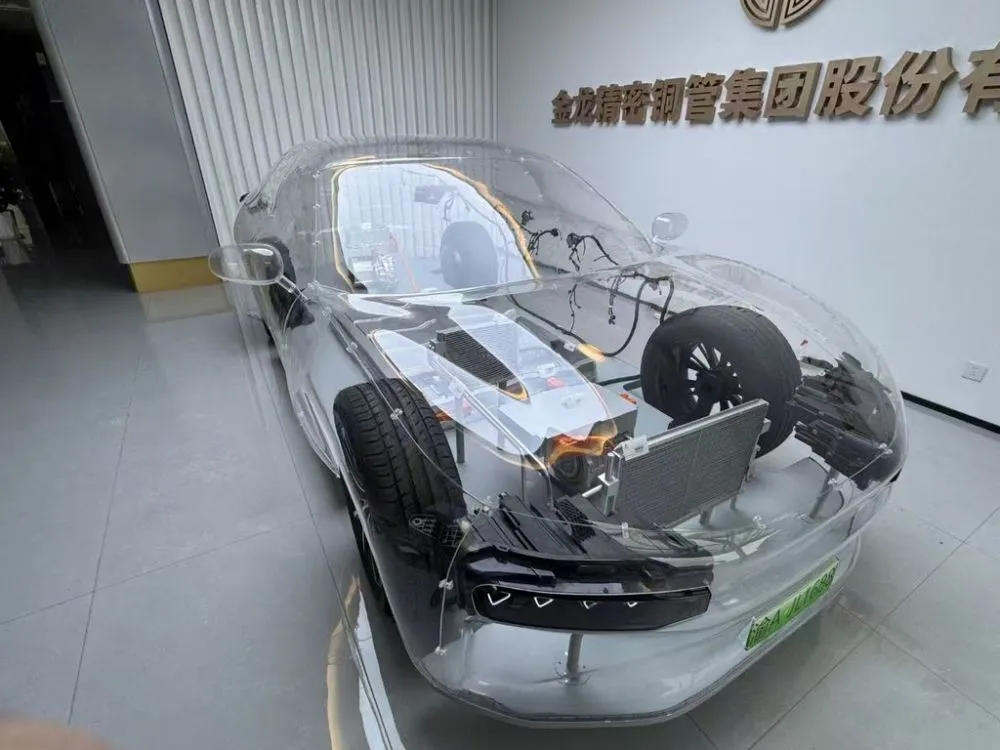 透明汽车 (2) - 1K JPEG