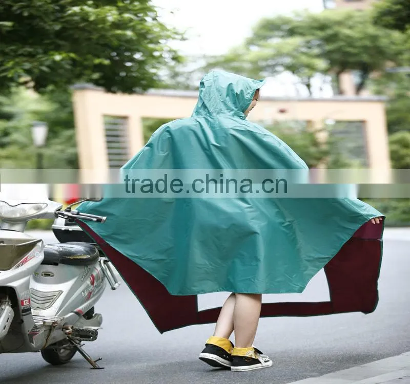 Eco-friendly oxford fabric long pvc raincoat for motorcycle riders