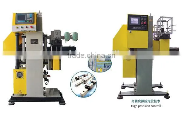 Automatic in mould labeling machine