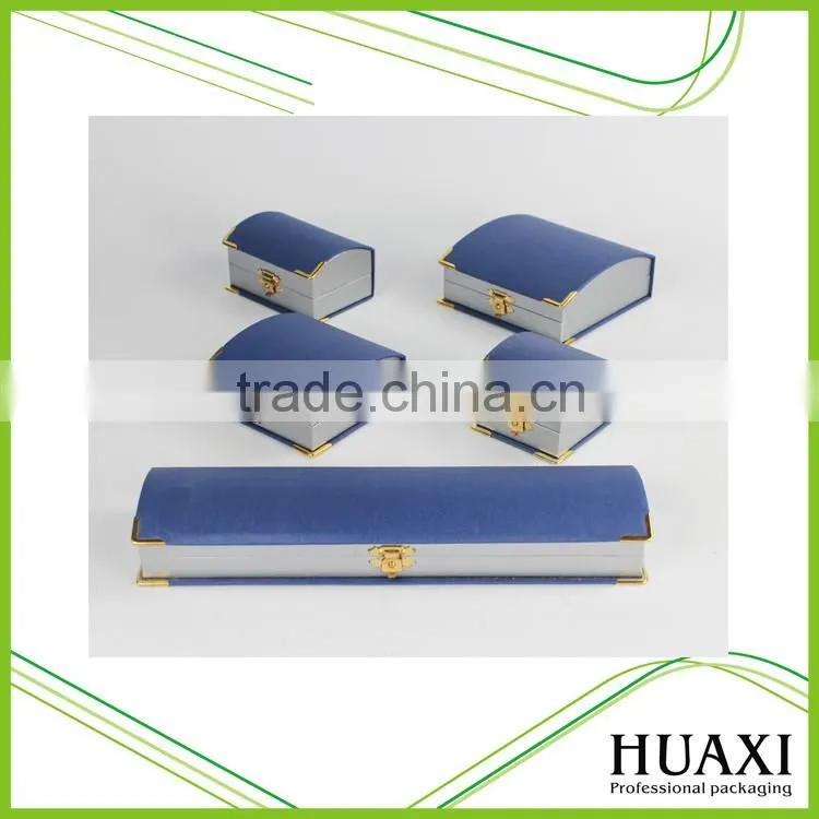 Hot Sale Metal Lock Velvet Foam Plastic Jewelry Ring Packaging Box
