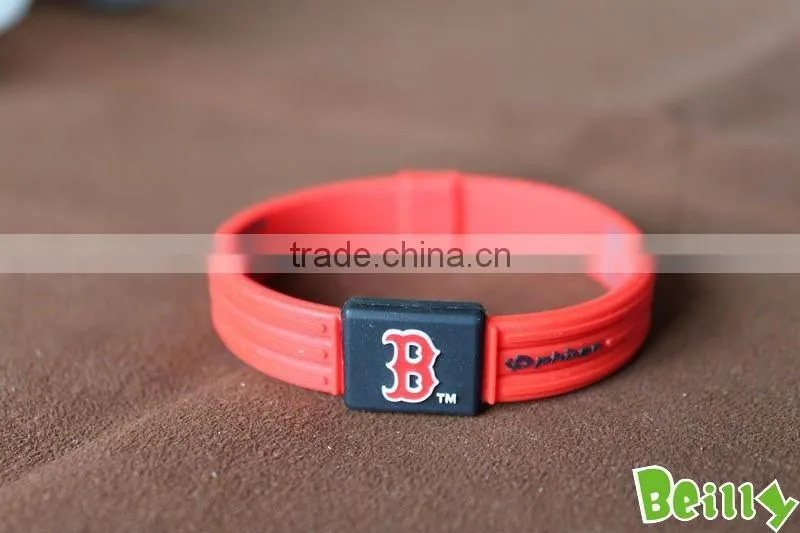 2013 the best-selling high quality fashion custom design silicon sports bracelet