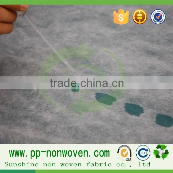 Hydrophilic nonwoven felt for making diaper interlining
