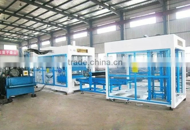 Specialized manufacturing hollow mobile brick making machine