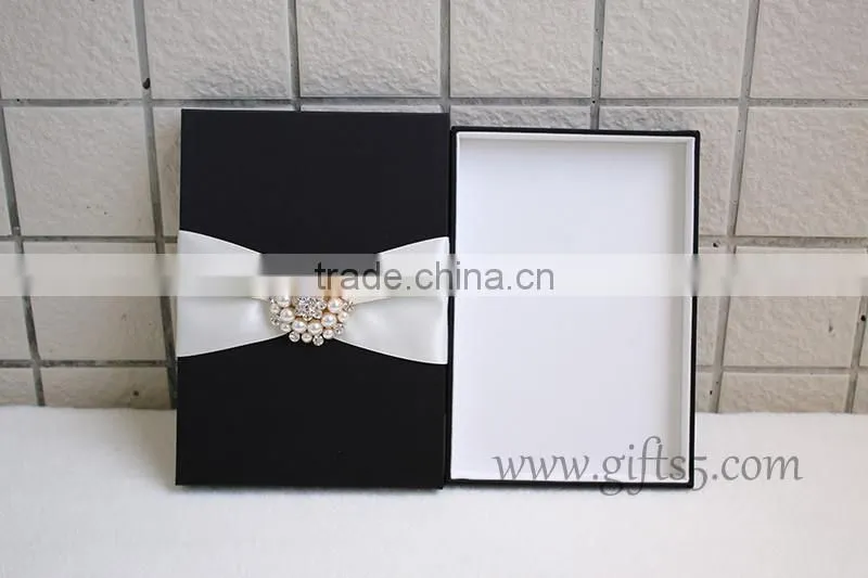 Customized Made-In-China Luxury Ribbon Wedding Invitation Box For Gift