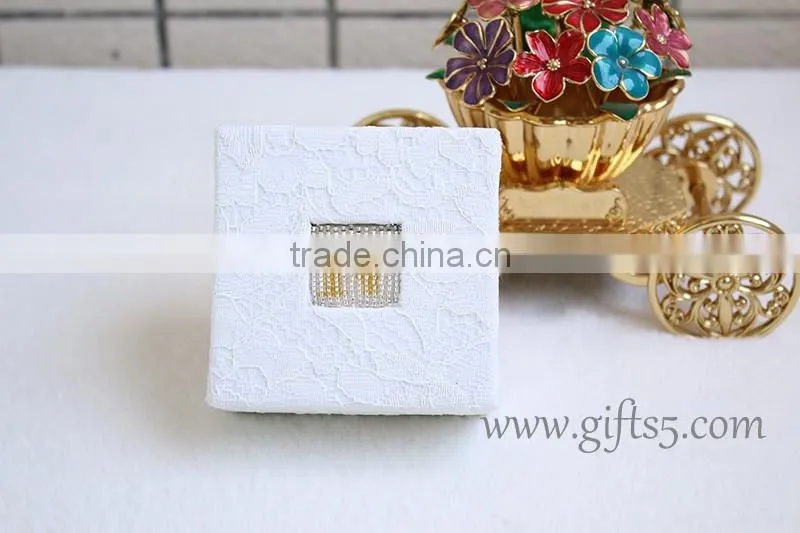 Luxury fancy unique white wedding rings jewellery box with beaded name plate of N
