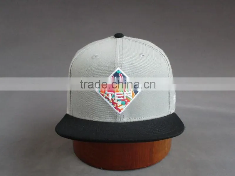 Custom 100% cotton 6-panel snapback cap with front embroidery
