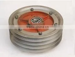 Agricultural tractor clutch disc and pressure plate assembly