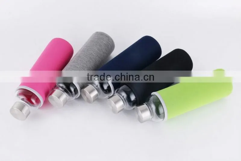 Portable Pyrex Borosilicate insulated Glass Water Bottle With Neoprene Sleeve glass sport bottle.