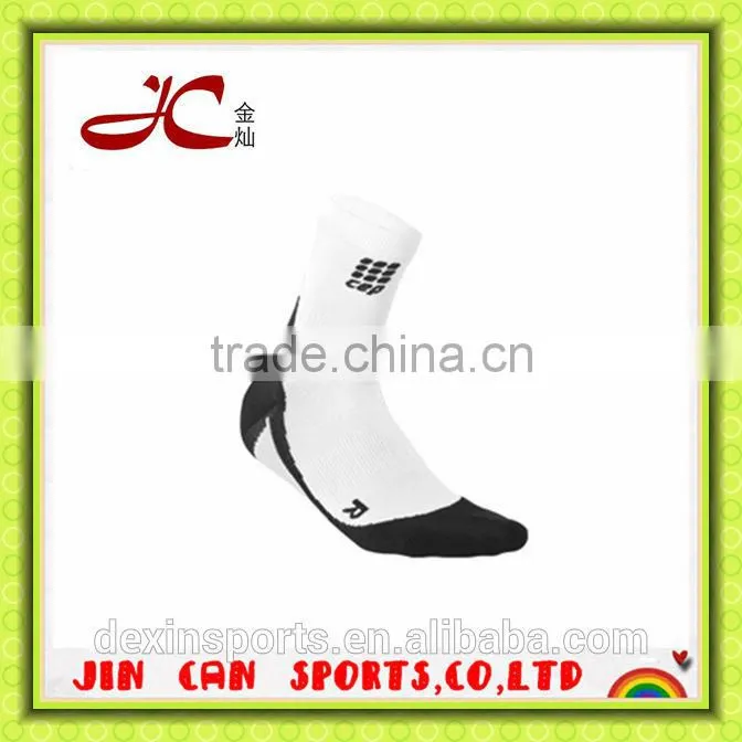 Fashionable waterproof neoprene sand socks for adult
