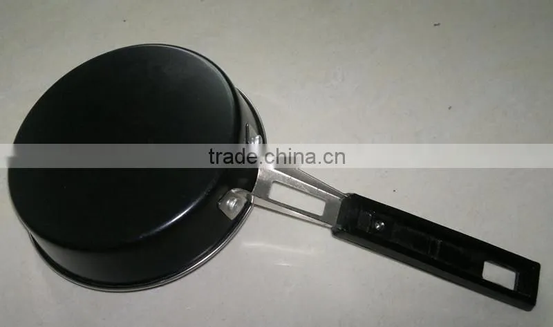 Non-stick carbon steel frying pan with bakelite handle