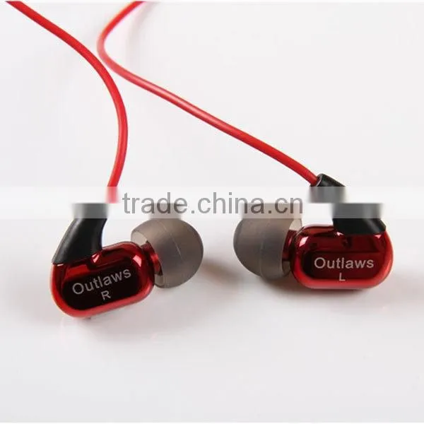 In-ear plastic silicone earbuds with mic