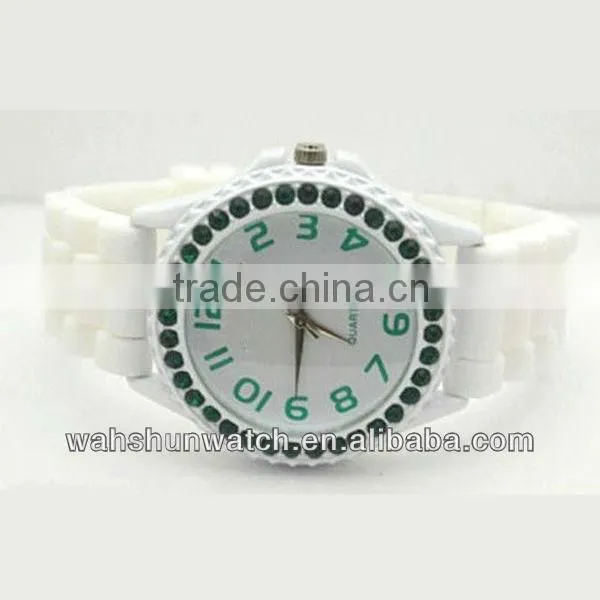 2013 new hot fashion quartz brands japan movt diamond women watch