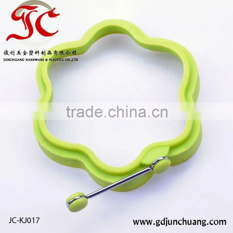 Green soft silicone heart shape pancake egg ring