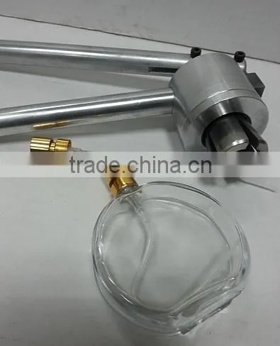 Manual/handle bottle crimper for perfume bottle