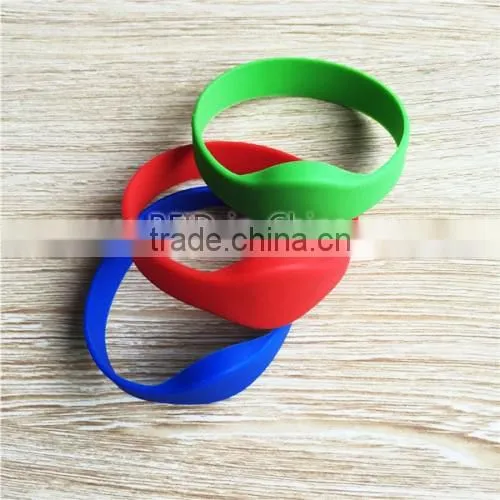 2015 Most Popular RFID Cheap Silicone Wristbands with High Frequency