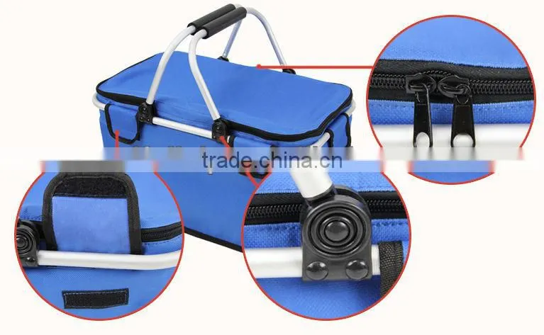 Small insulated lunch cooler bag for hot food