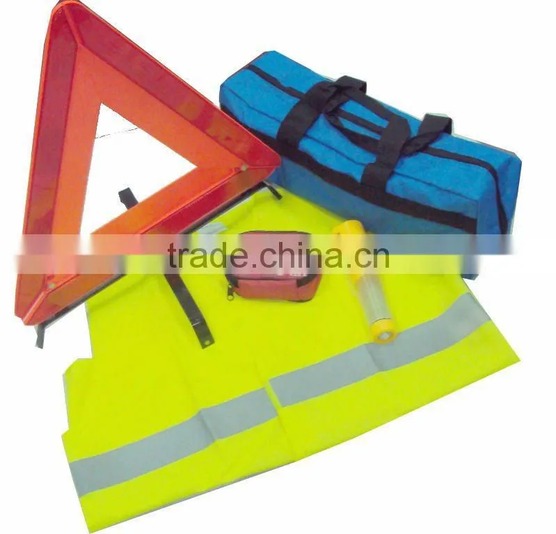 YYS12023 Two warning triangle car safety kit