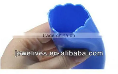 2013 new arrival quick silicone kitchen galic peeler
