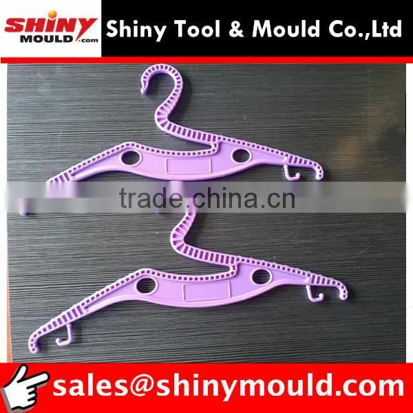 2 cavities clothes hanger mould