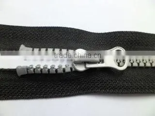 5# plastic resin zipper silver teeth zipper close end zipper with plated silver thumb puller locking slider zipper
