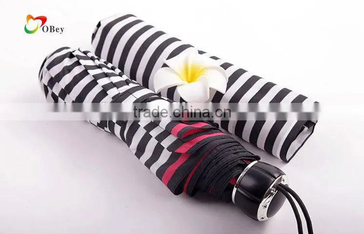 3 Folding Windproof Striped Rain Umbrella