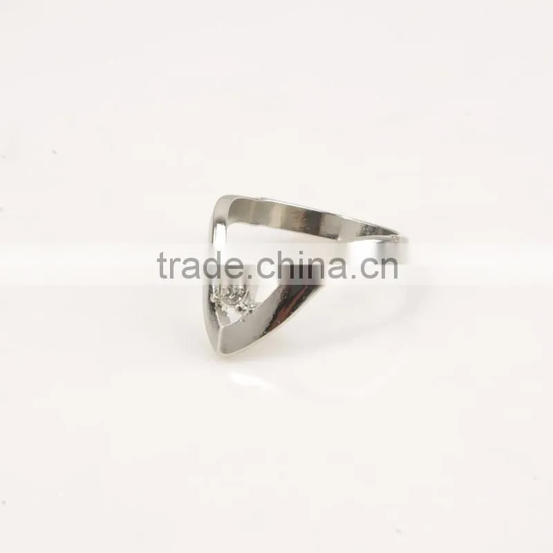 V Shape Latest Gold & Sliver Finger Ring Designs