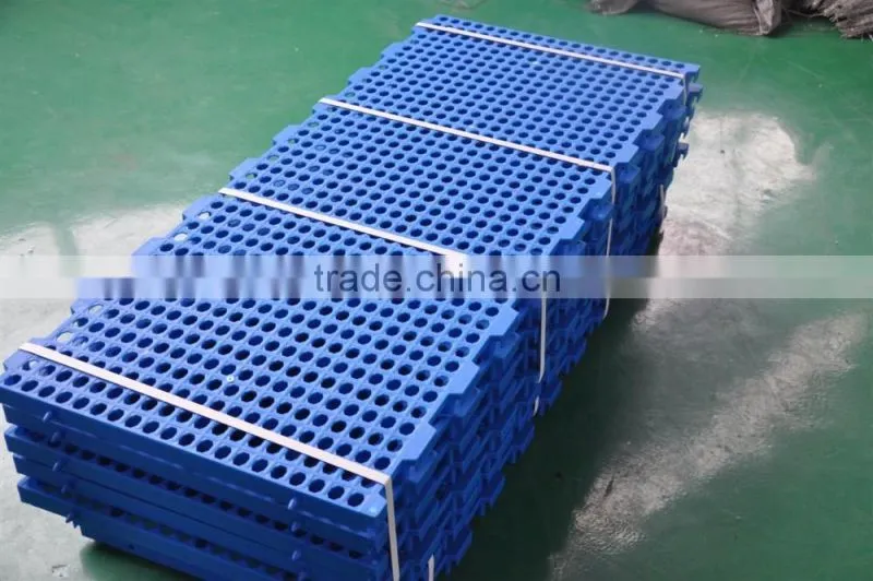 Plastic goat flooring