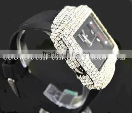 Fashion square case watch with small whtie crystal insreted and rubber band