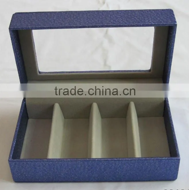 Jewelry displaying case with window