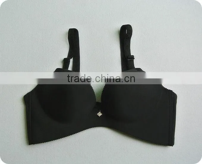 One piece seamless bra with wings sewing