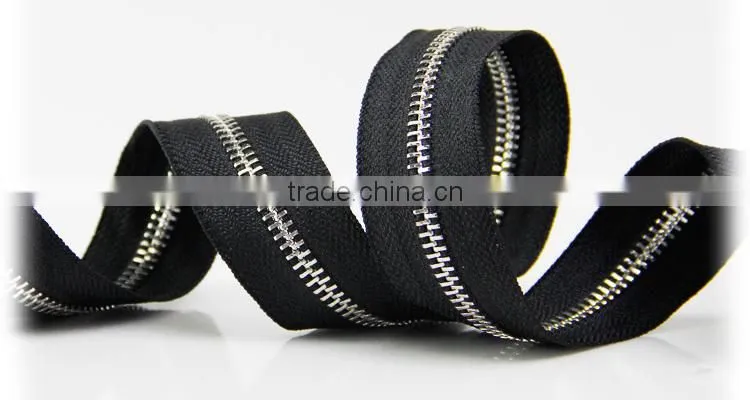 With no zip runner 30 cm no 4 gold brass zipper roll by meter